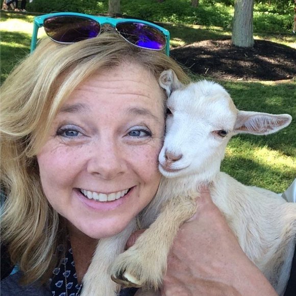 Meet your Posher, Wendy - Picture 1 of 1